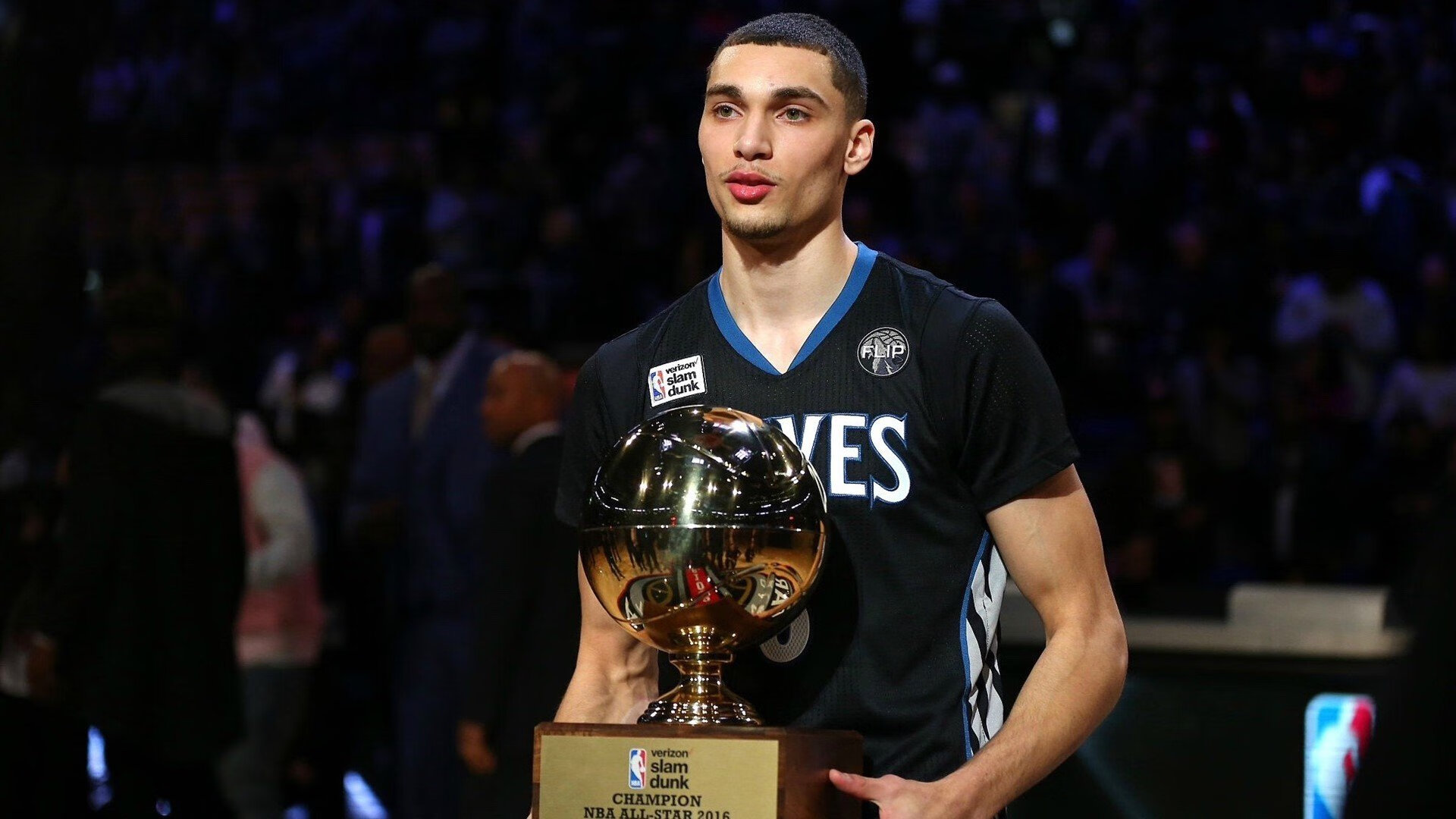 欧冠淘汰赛之夜,李刚仁压制级发挥改写亚洲足球叙事